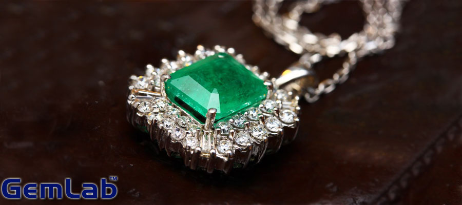Influence-Of-Emerald-Stone-On-Your-Career