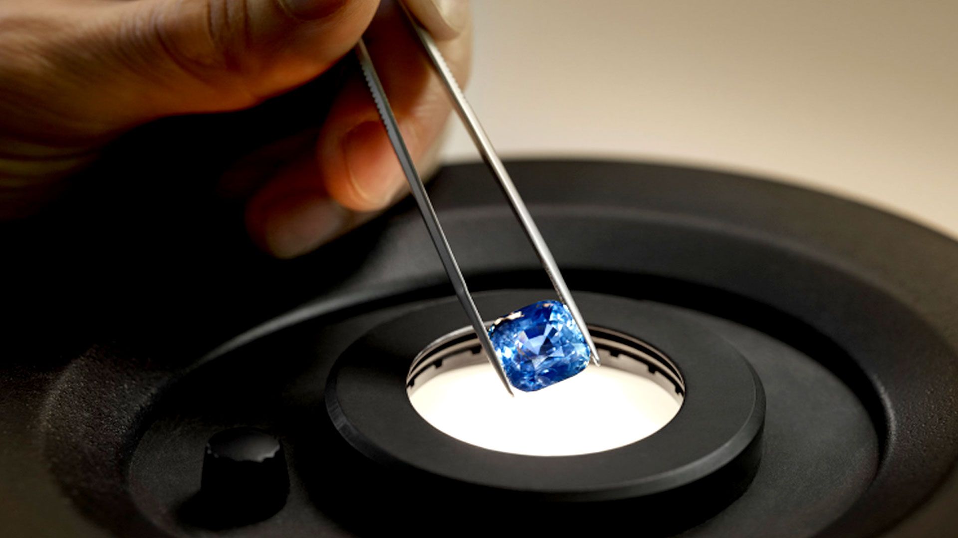 Sapphire gemstone testing
